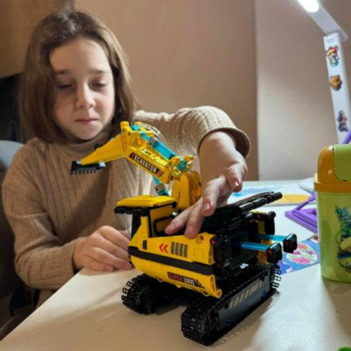 Excavator Hidraulic de Asamblat – 578 Piese, Macara STEM cu Mișcări Reale