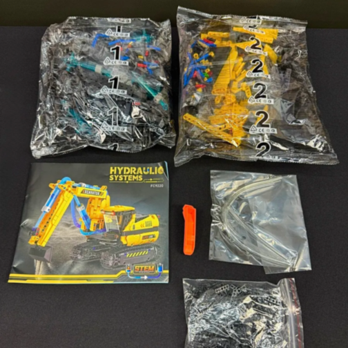 Excavator Hidraulic de Asamblat – 578 Piese, Macara STEM cu Mișcări Reale