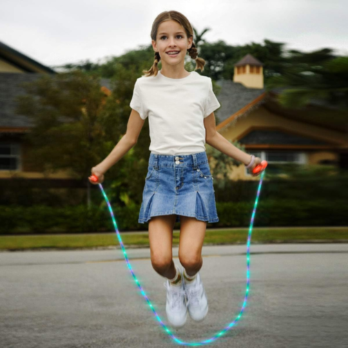 Coardă de Sărit cu LED – Distracție Activă și Strălucitoare (culoare aleatorie)