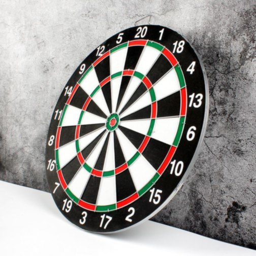Tablă de Darts cu Față Dublă și 6 Săgeți – Distracție și Precizie