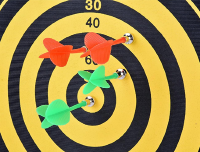 Tablă de Darts Magnetică cu 6 Săgeți – Joc de Precizie pentru Copii și Adulți | image