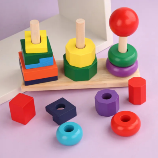 Turnuri Montessori din Lemn – Sortare, Stivuire și Forme Geometrice