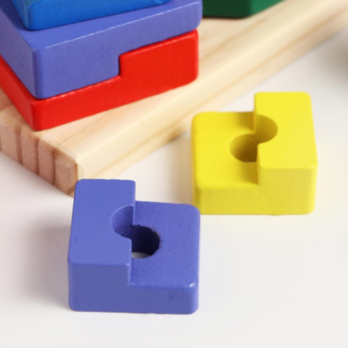 Turnuri Montessori din Lemn – Sortare, Stivuire și Forme Geometrice