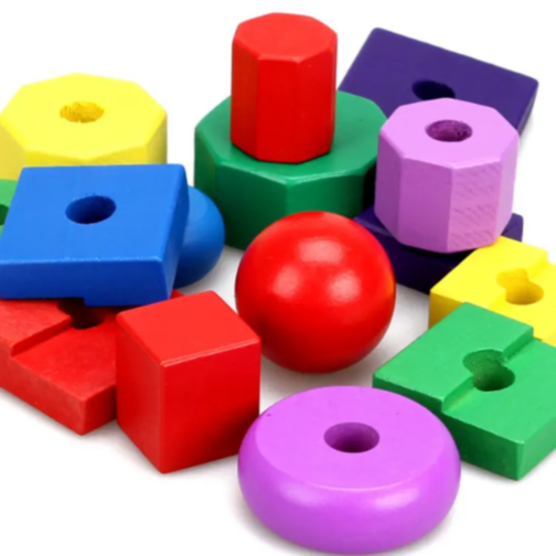 Turnuri Montessori din Lemn – Sortare, Stivuire și Forme Geometrice