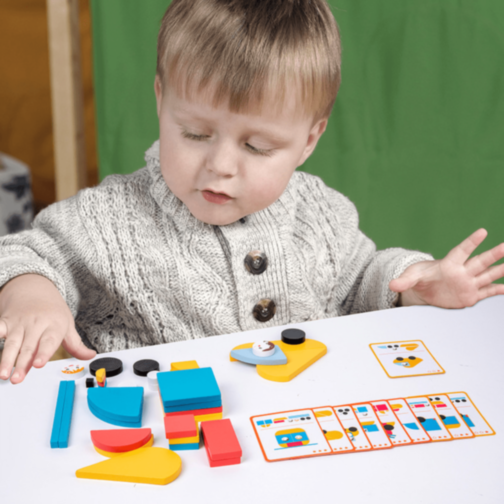 Tangram Educațional cu Vehicule – Joc de Construcție și Logică pentru Copii