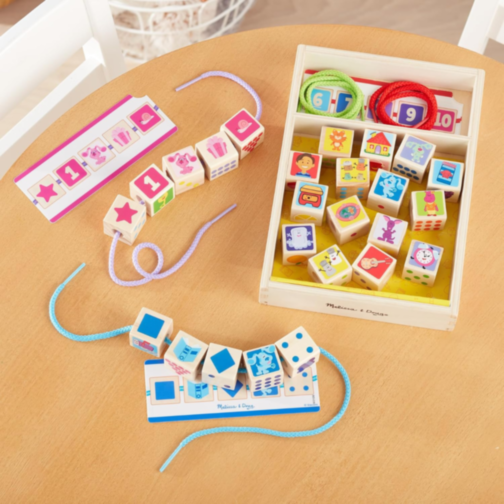 Set de cuburi din lemn cu șireturi educative Montessori