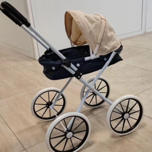 Cărucior pentru Păpuși cu Roti Mari si Design Realist 