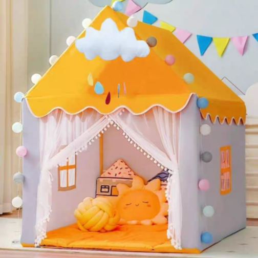 Căsuță de Joacă pentru Copii, Tip Căsuță Galbenă cu Ferestre și Draperii, Design de Poveste 