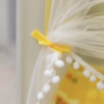 Căsuță de Joacă pentru Copii, Tip Căsuță Galbenă cu Ferestre și Draperii, Design de Poveste 