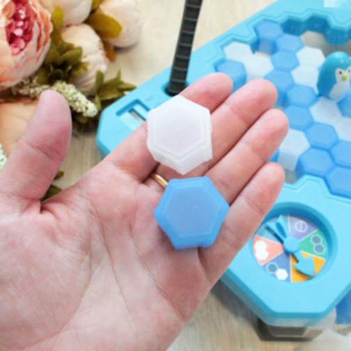 Joc Interactiv Icebreaking cu Pinguin – Distracție în Familie