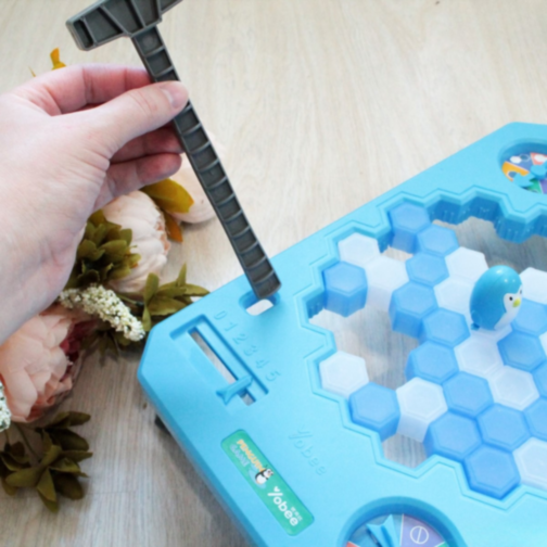 Joc Interactiv Icebreaking cu Pinguin – Distracție în Familie