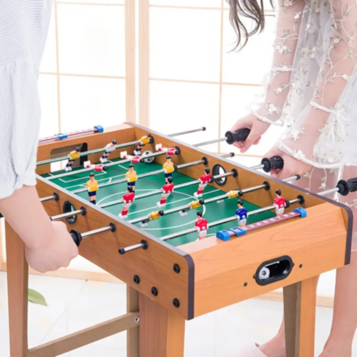 Masa de Fotbal pentru Copii cu Picioare din Lemn – Joc de Fotbal de Masă 69x37x62 cm