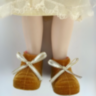 Păpușă Elegantă cu Rochie din Tulle și Împletituri Decorative