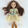 Păpușă Elegantă cu Rochie din Tulle și Împletituri Decorative