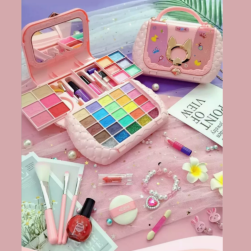 Trusa de Machiaj pentru Copii – Set Glamour în Gentuță Elegantă