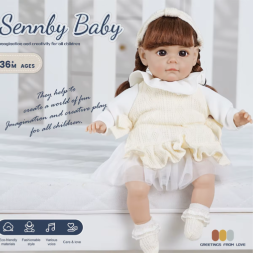 Păpușă Reborn cu Corp Moale și Ținută Călduroasă Crem – 35 cm