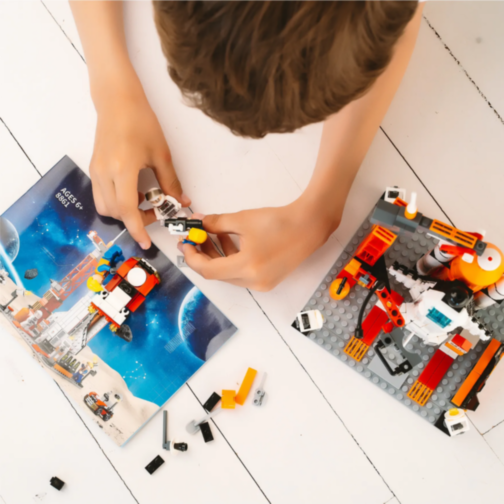 Set de Construcție Navetă Spațială cu Rachetă și Astronauți – 494 Piese