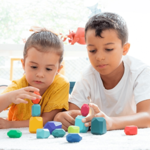 Pietre de Echilibru Montessori din Lemn Colorat