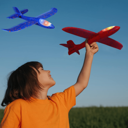 Avion din Spumă cu LED-uri Colorate (culoare aleatorie)
