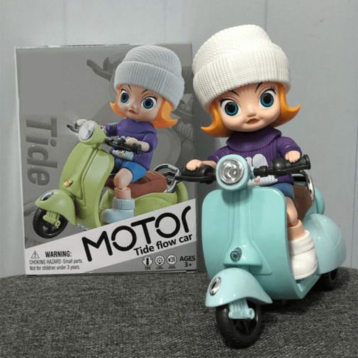 Păpușă cu Scuter Electric cu Lumini și Muzică (culoare aleatorie) Păpușă cu Scuter Electric cu Lumini și Muzică (culoare aleatorie)