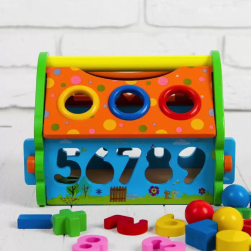 Căsuță interactivă educativă cu ciocan și forme geometrice