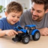 Tractor de jucărie cu inerție și capotă mobilă