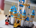 Castelul Disney de construcție cu figurina Mickey Mouse | image