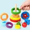Turn Montessori din Lemn cu Forme Geometrice și Inele Colorate – Joc Educativ 2 în 1