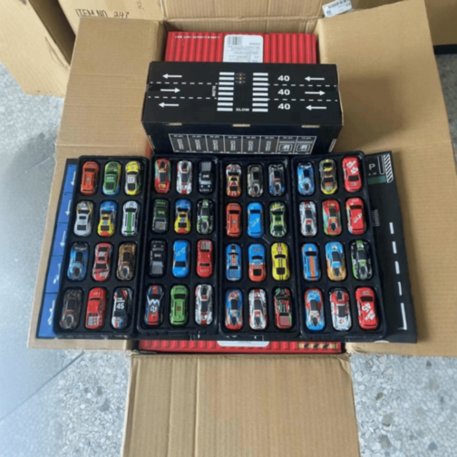 Set 48 Mașinuțe Metalice în Cutie Container Cadou Set 48 Mașinuțe Metalice în Cutie Container Cadou