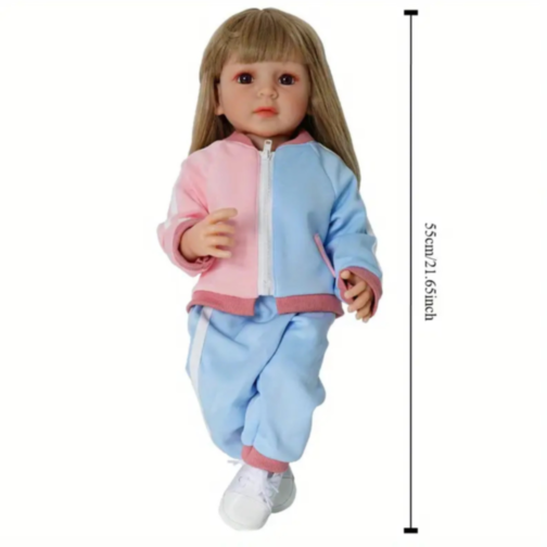 Păpușă Reborn cu Trening Roz-Albastru – 55 cm
