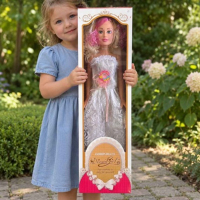 Păpușă mare muzicală de 70 cm cu rochie albă | image
