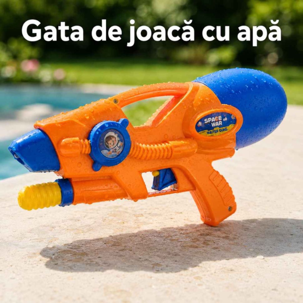Pistol cu apă portocaliu și albastru pregătit pentru joaca de vară