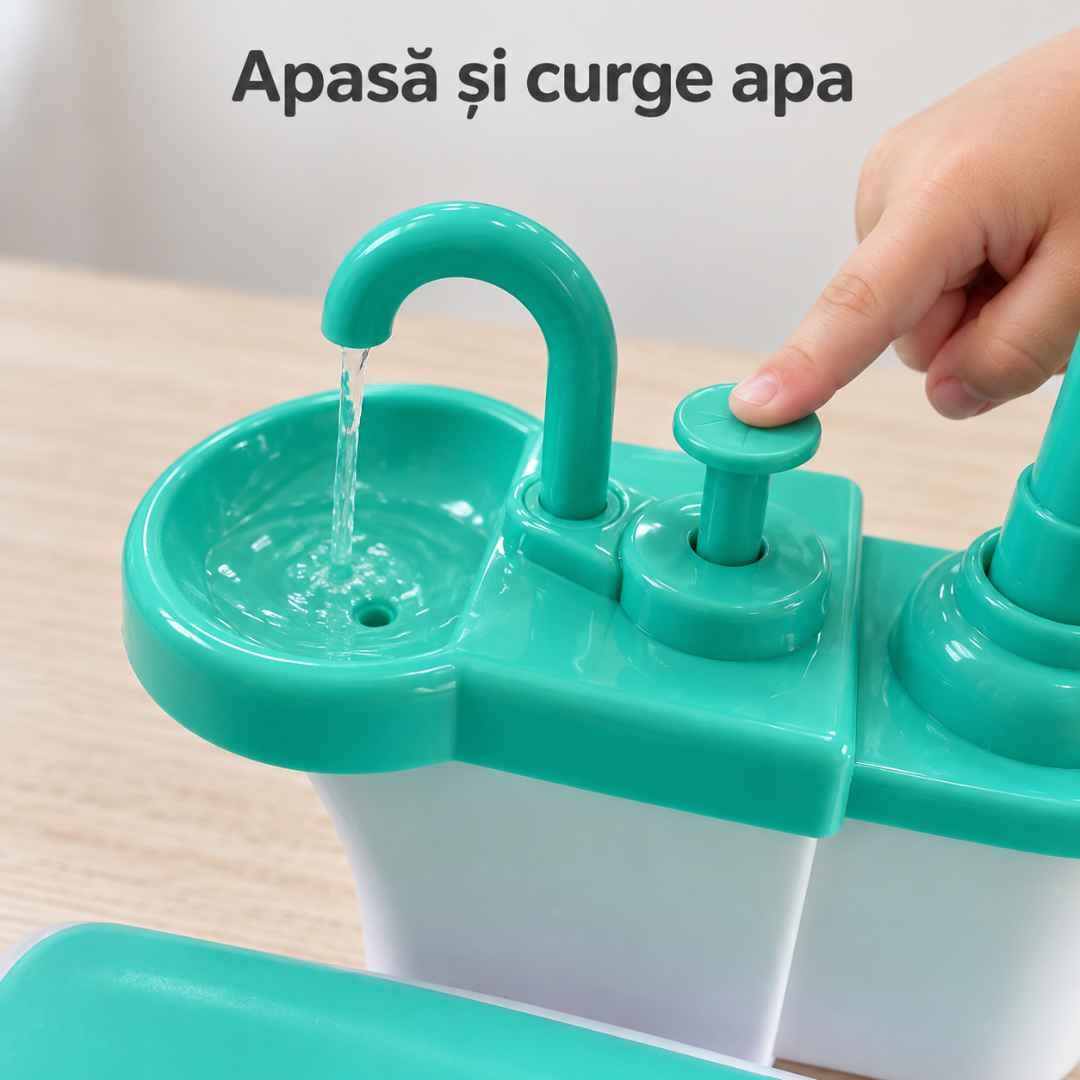 Apa curge din robinetul chiuvetei turcoaz la apăsarea pompei