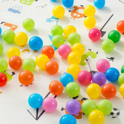 Set 60 de Bile Colorate din Plastic pentru Joacă - 5.5 cm