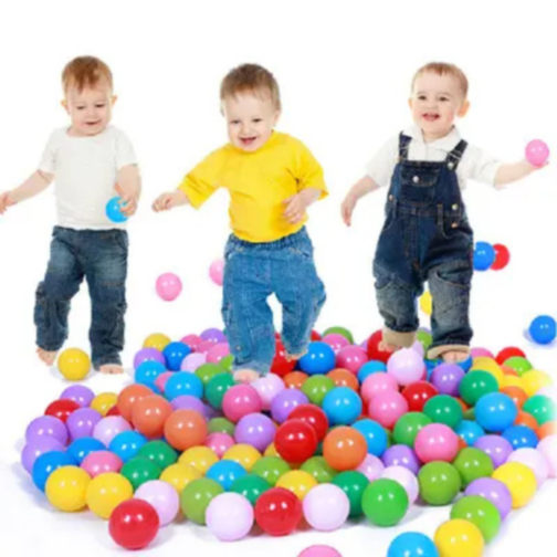 Set 60 de Bile Colorate din Plastic pentru Joacă - 5.5 cm