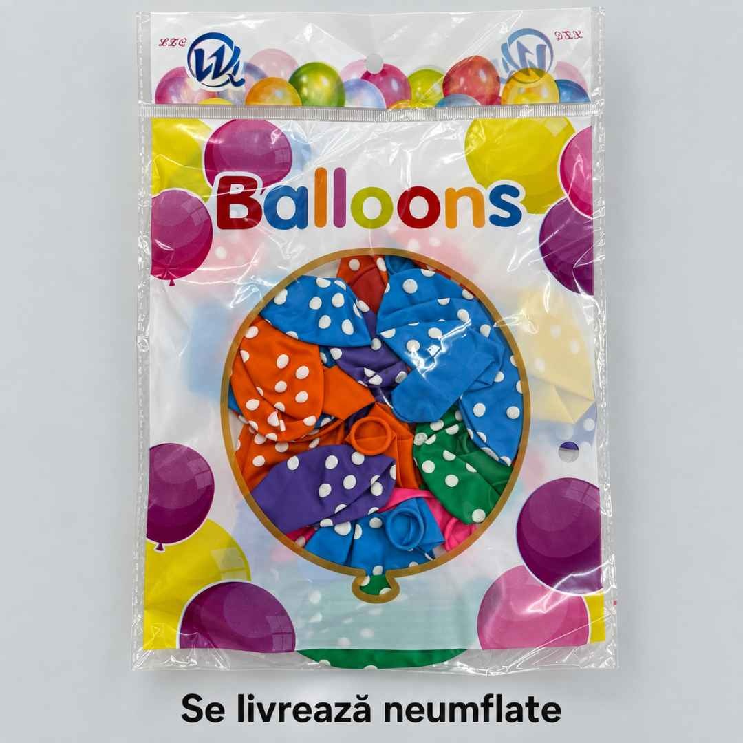 Ambalajul setului de baloane colorate cu buline albe, livrate neumflate