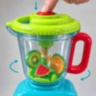 Blender mecanic de jucărie cu fructe și ceșcuță
