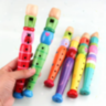 Fluier din Lemn pentru Copii – Design Colorat (culoare aleatorie)