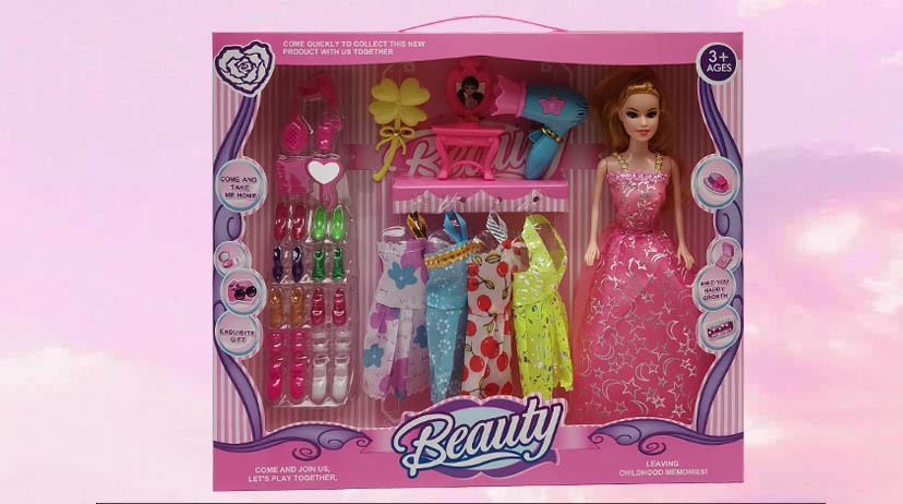 Barbie cu 4 Ținute, Încălțăminte și Accesorii de Păr