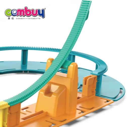 Pista 3D cu Blocuri de Construcție și Mașină Spațială – Aventură Interactivă