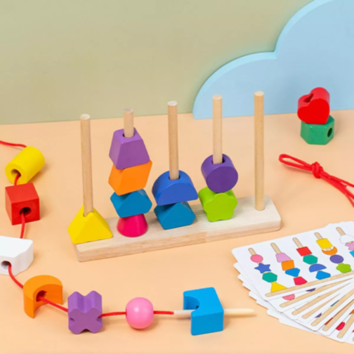 Set de Coloane Colorate cu Forme Geometrice și Activități Interactive