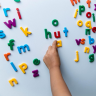 Set 26 litere mici magnetice colorate – Letter & Number Magnetics