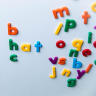 Set 26 litere mici magnetice colorate – Letter & Number Magnetics