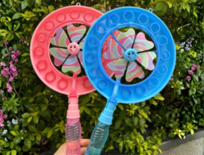 Baghetă pentru baloane de săpun cu elice (culoare aleatorie) | image