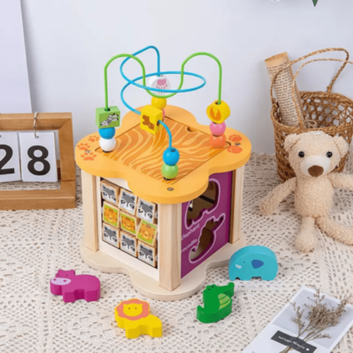 Cub Educativ din Lemn 6 în 1 – Labirint cu Mărgele, Animale, Numere și Forme