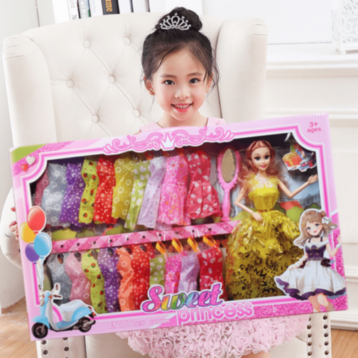 Păpușă Sweet Princess Set Rochii Fashion Colorate