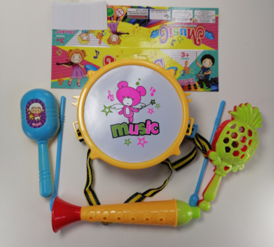 Set Tobă cu Fluier, Maracas și Zornăitoare