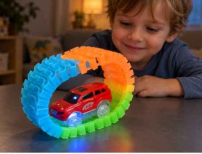 Pistă auto flexibilă fosforescentă cu mașinuță luminoasă inclusă | image