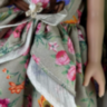 Păpușă Elegantă Vika cu Rochie Florală – 35 cm